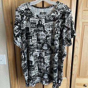 PLUS SIZE AC/DC GRAPHIC TEE -4x-